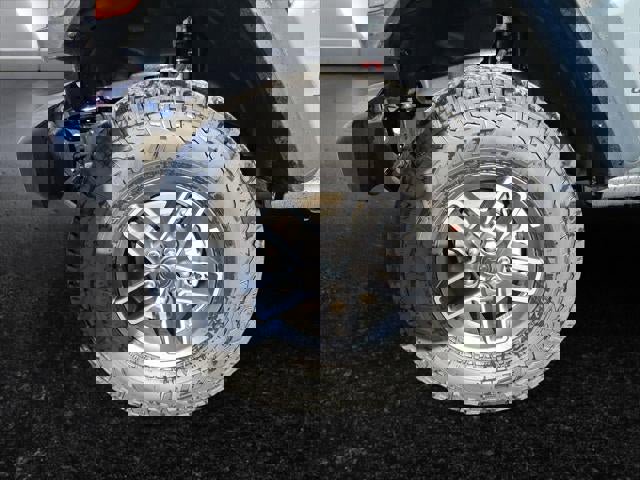 New 2026 Jeep Gladiator Mojave w/ Technology Group image 31