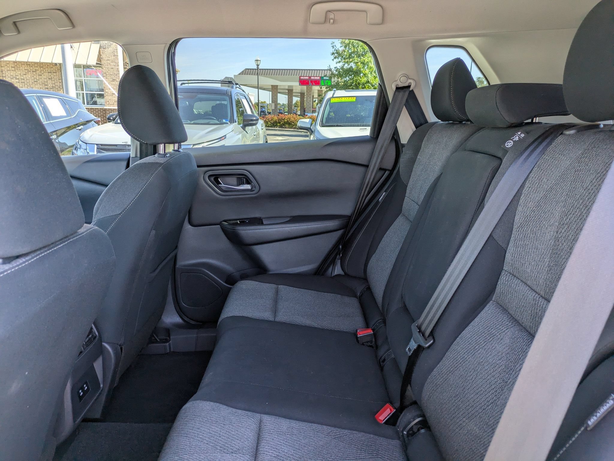 Certified 2026 Nissan Rogue SV FWD image 15