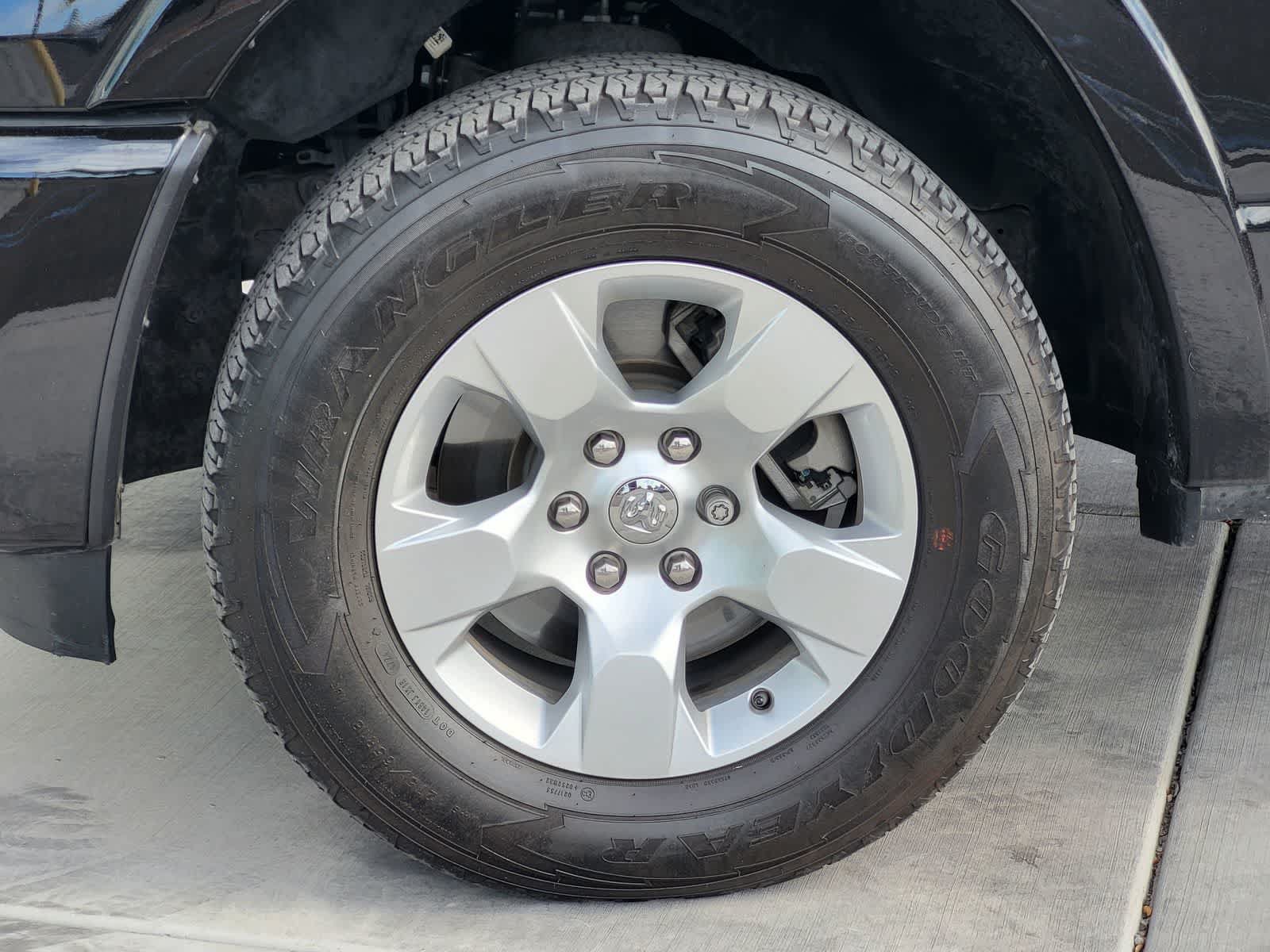 Used 2025 RAM 1500 Big Horn AWD/4WD image 9