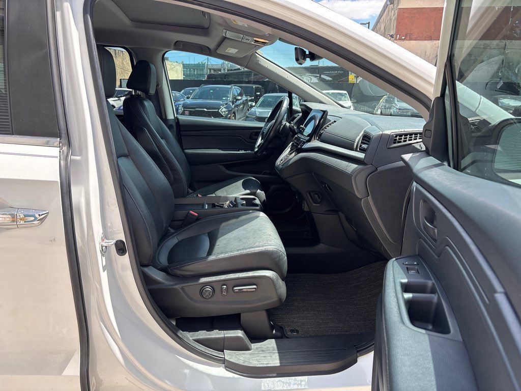 Used 2023 Honda Odyssey EX-L image 6