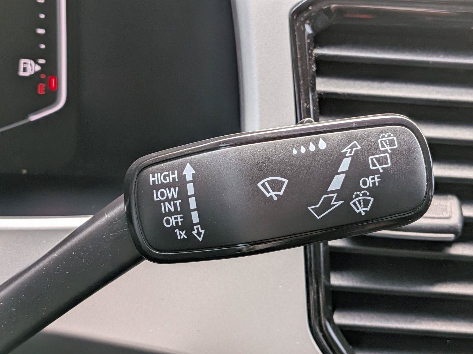 Used 2023 Volkswagen Atlas SEL AWD/4WD image 39