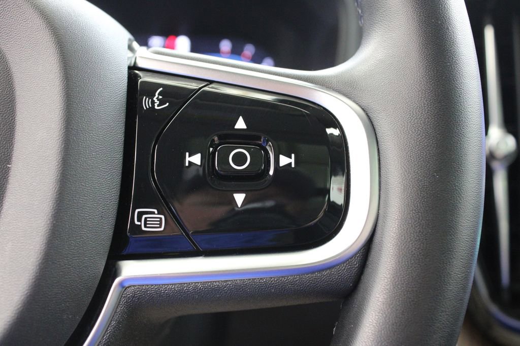 Used 2023 Volvo XC60 B5 Ultimate image 28