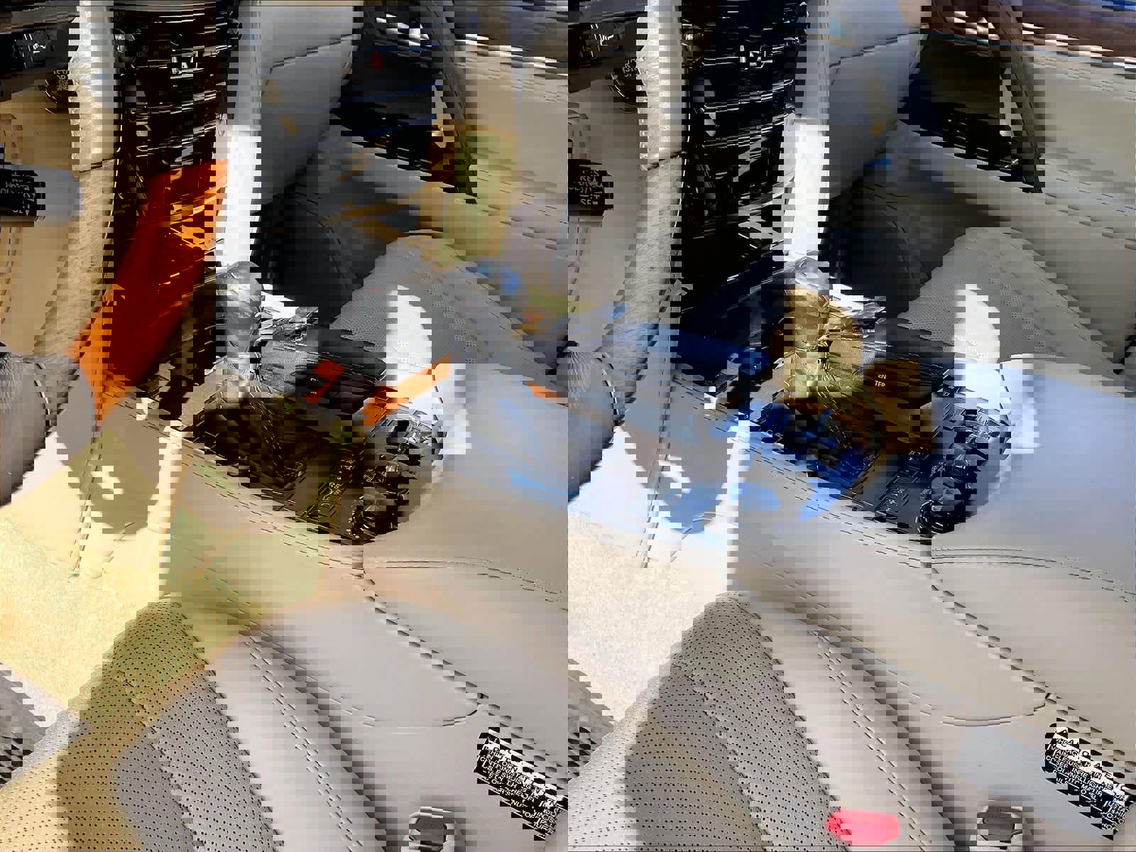 Used 2020 Lexus LX 570 4WD w/ Luxury Package image 18