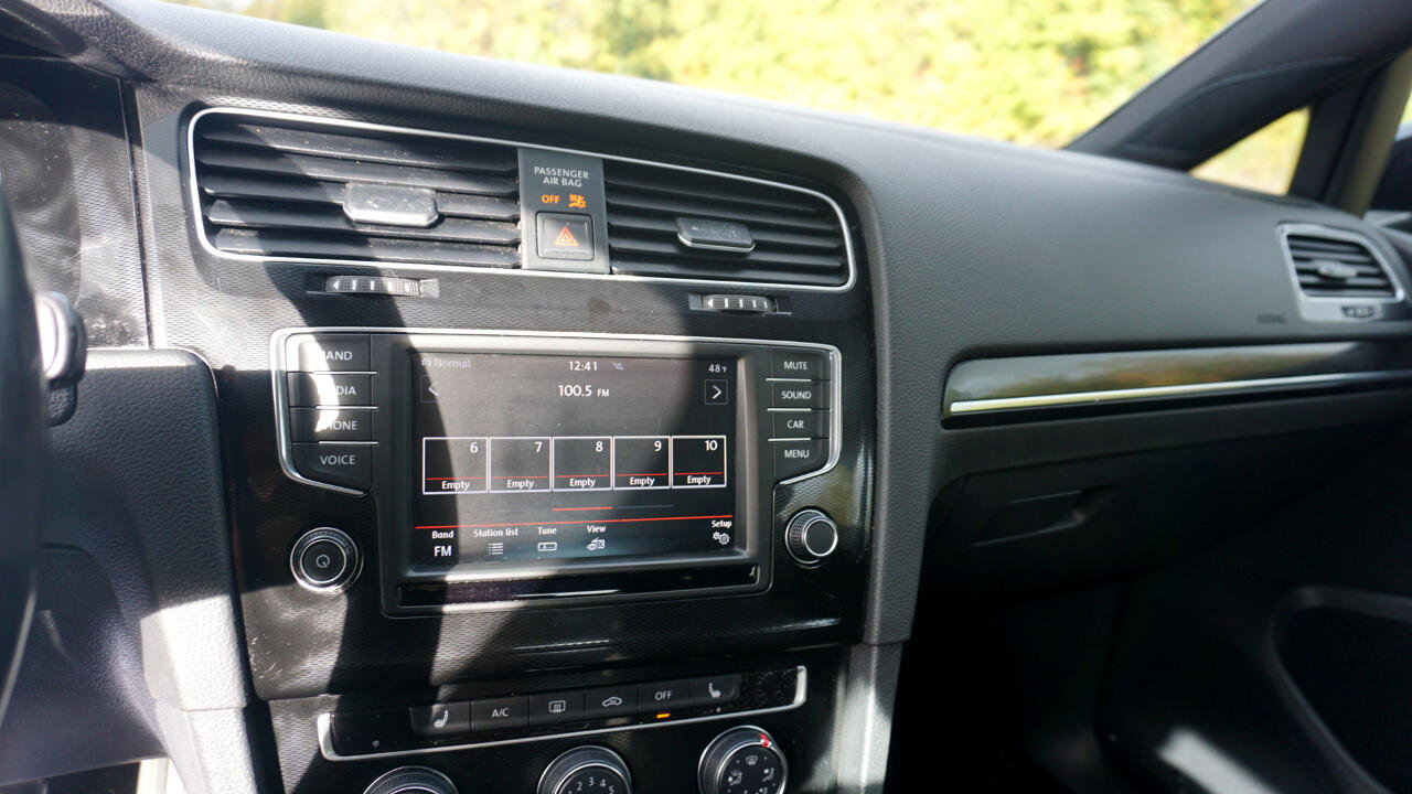 Used 2017 Volkswagen GTI S image 12