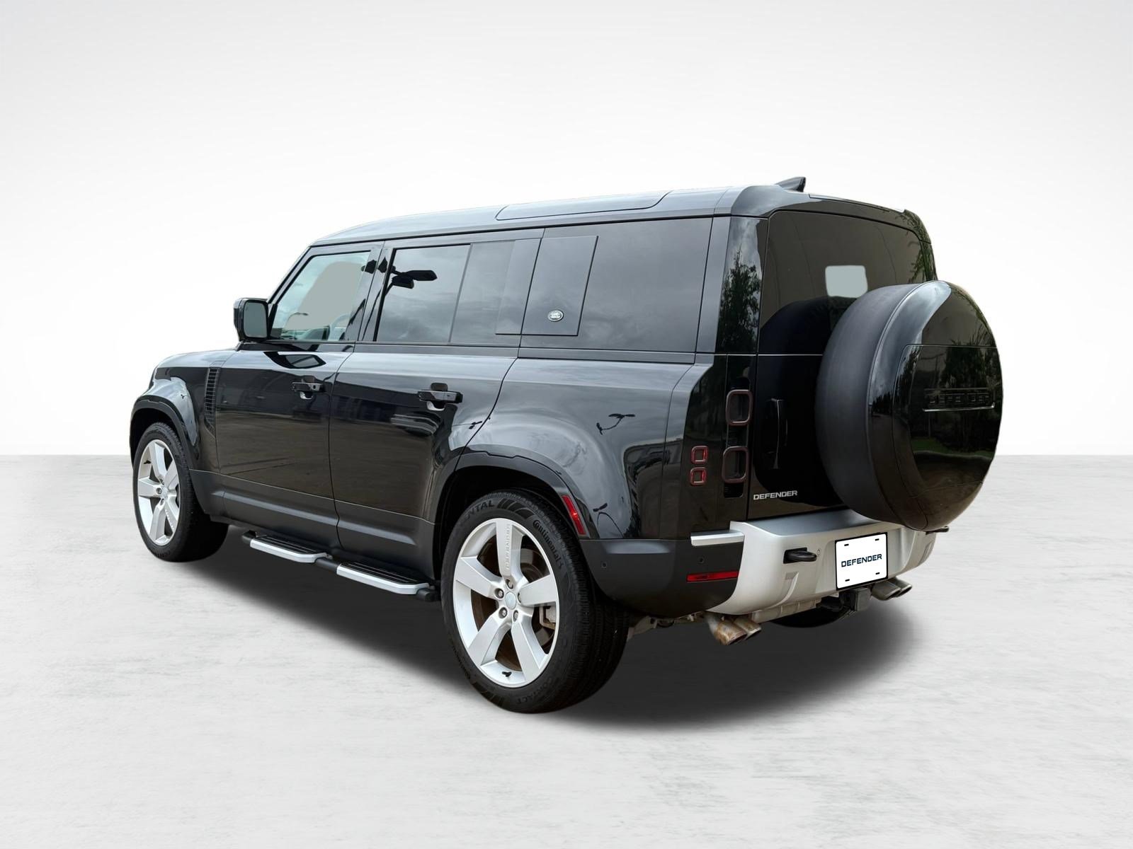 Used 2024 Land Rover Defender 110 SE AWD/4WD image 3