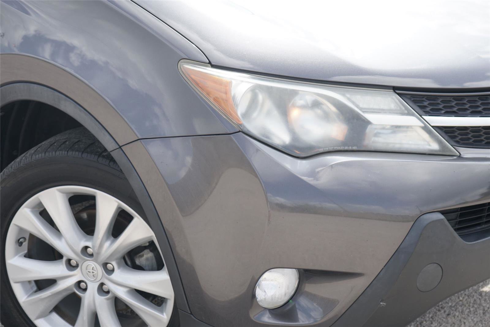 Used 2015 Toyota RAV4 Limited w/ Technology Package AWD/4WD image 3