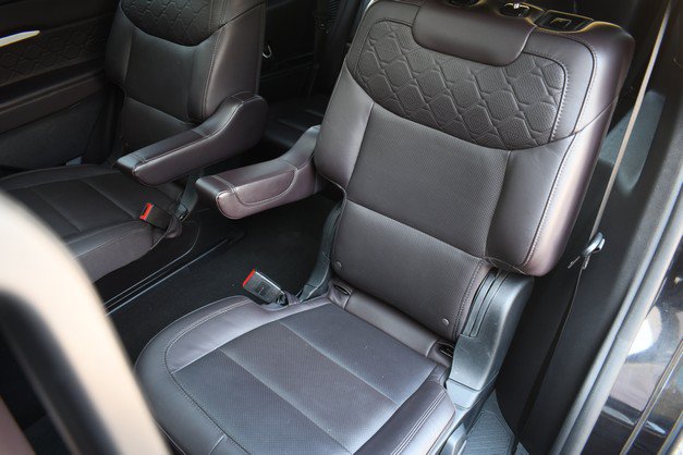 Used 2025 Ford Explorer Platinum w/ LUX Leather Package AWD/4WD image 23
