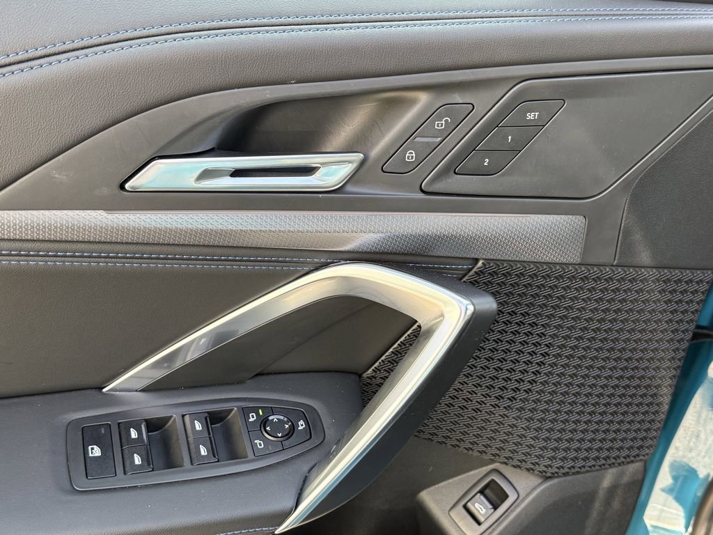 Used 2025 BMW X1 xDrive28i w/ M Sport Package image 17