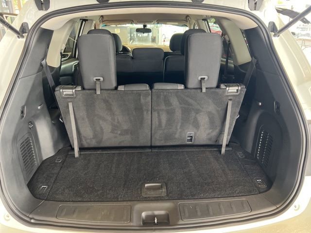 Used 2018 Nissan Pathfinder S image 19