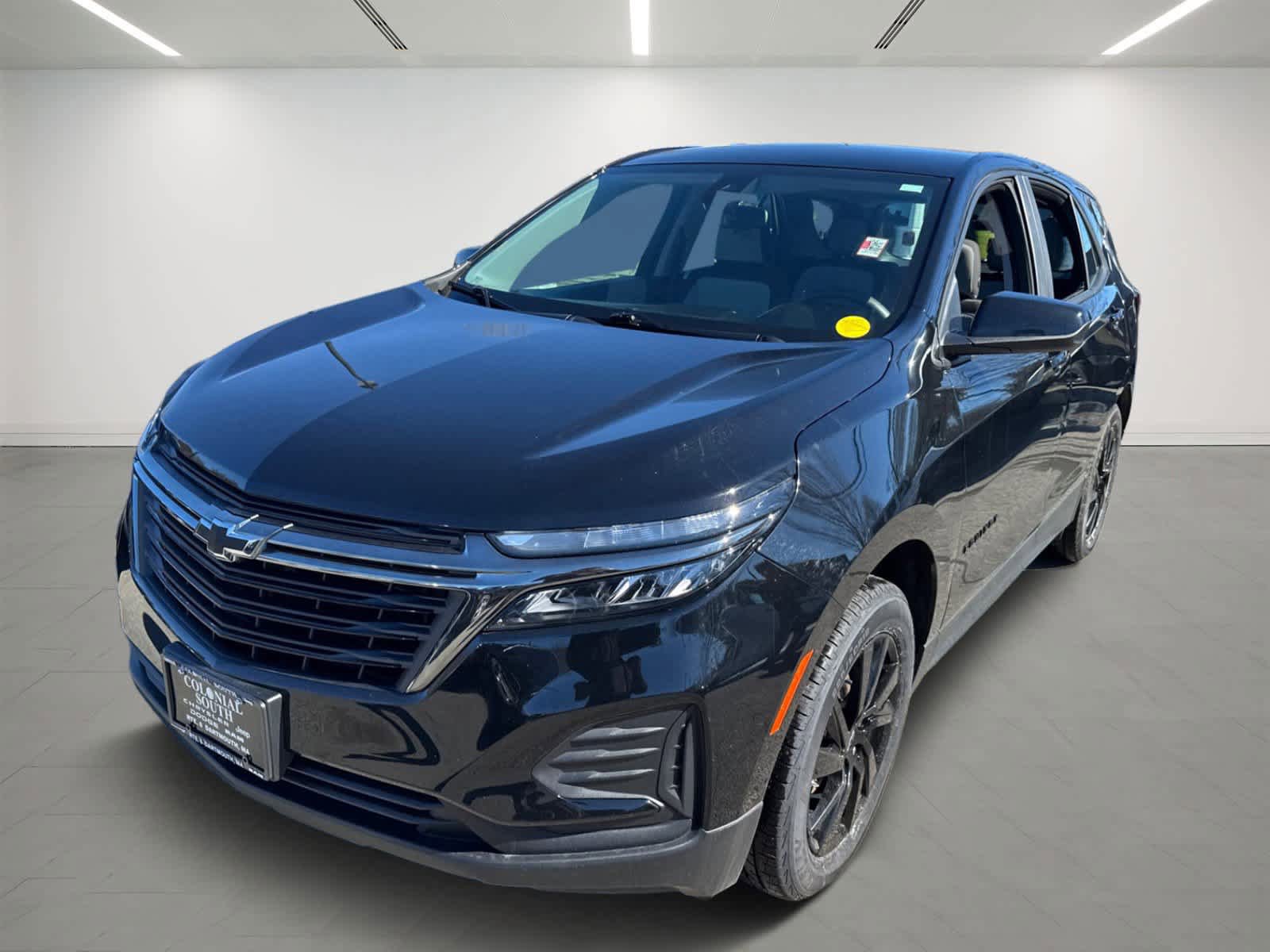 Used 2023 Chevrolet Equinox LS w/ Midnight Edition image 2