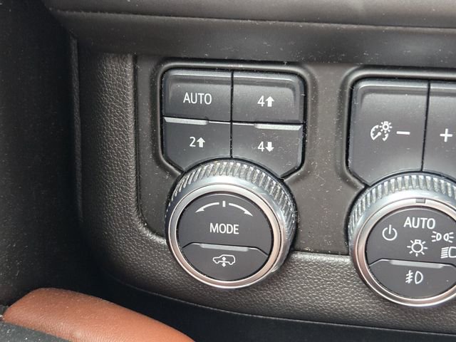 Used 2023 GMC Yukon Denali Ultimate image 30