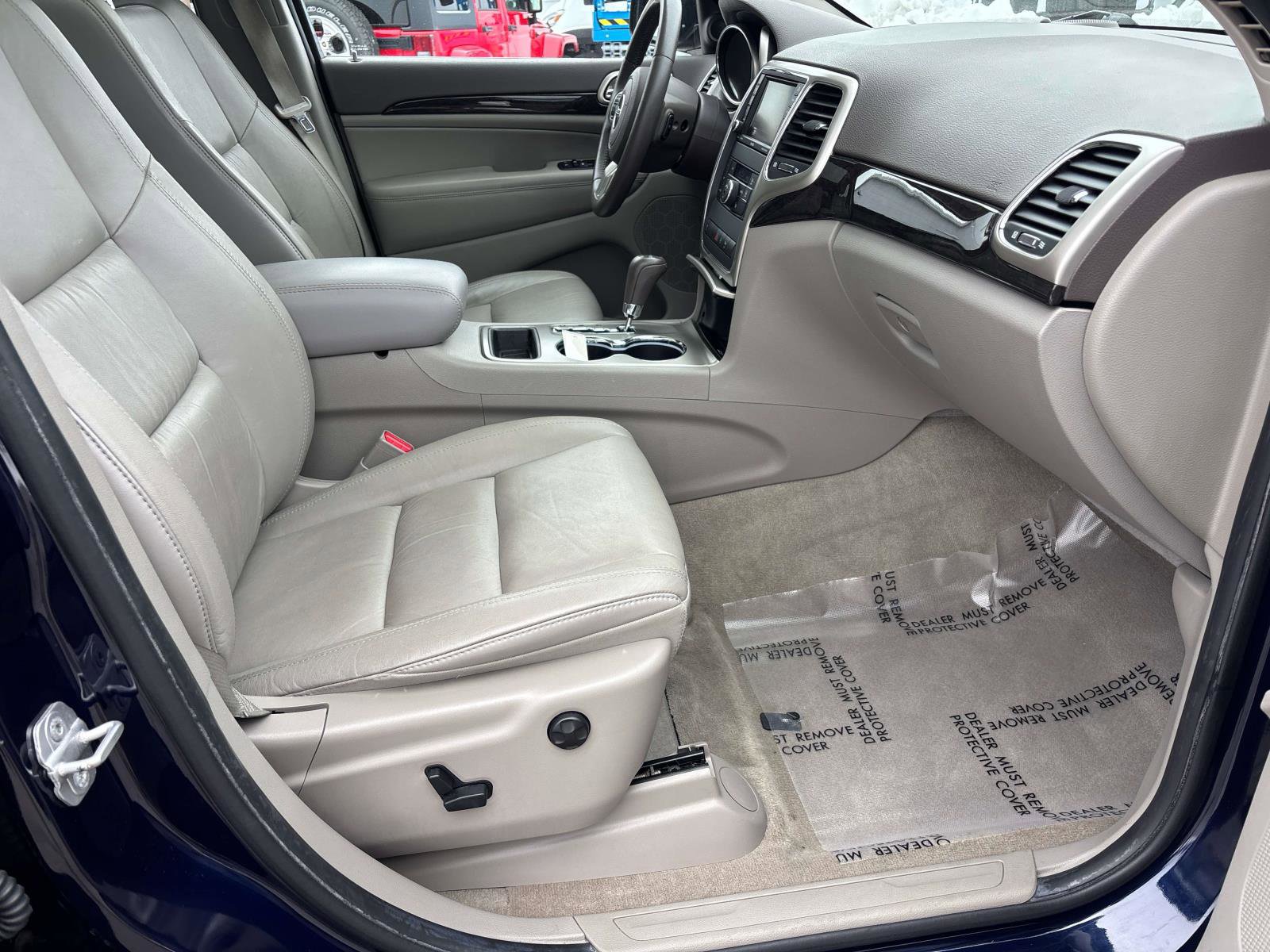 Used 2012 Jeep Grand Cherokee Laredo image 16