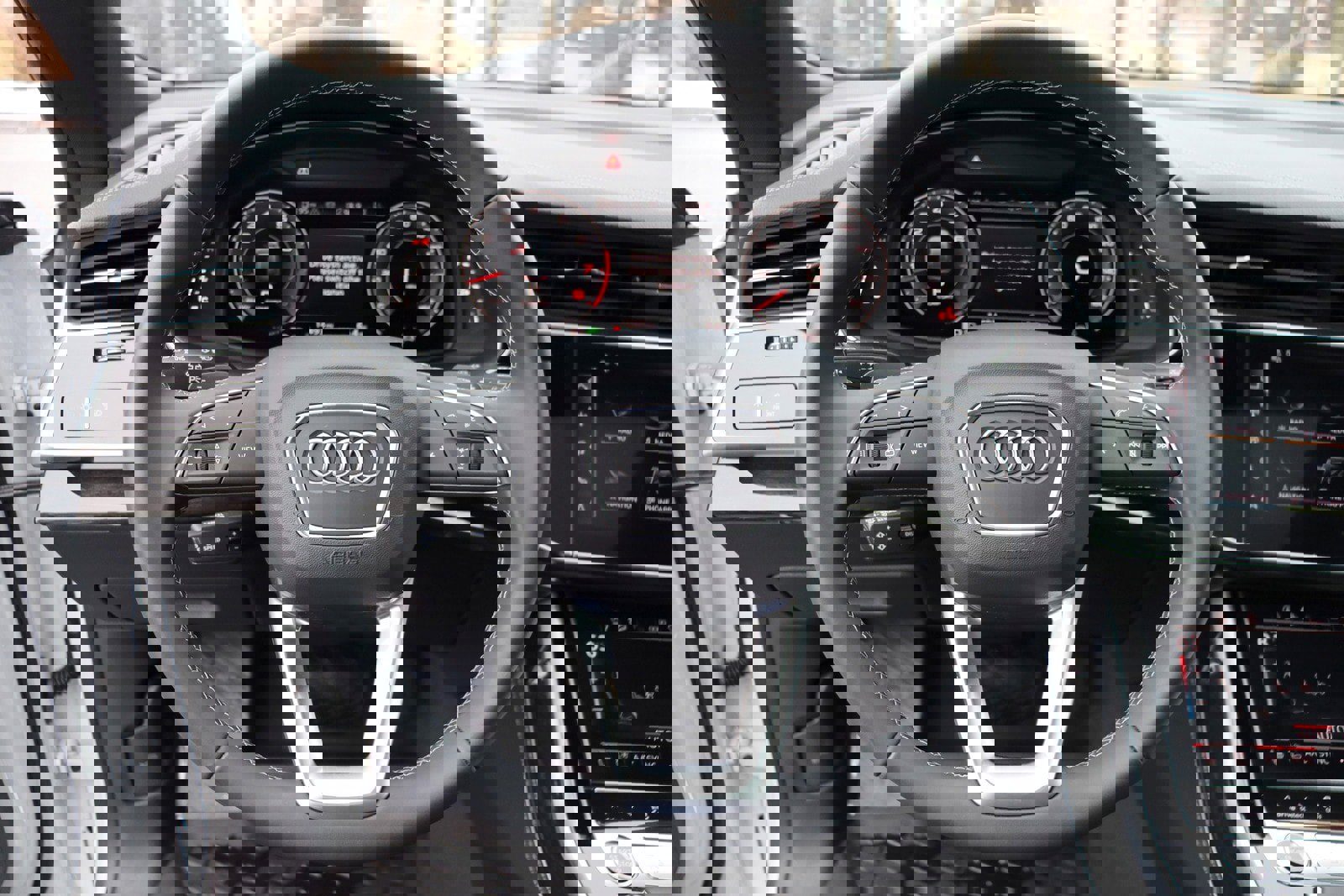 Used 2025 Audi Q8 Prestige w/ Prestige Package image 28