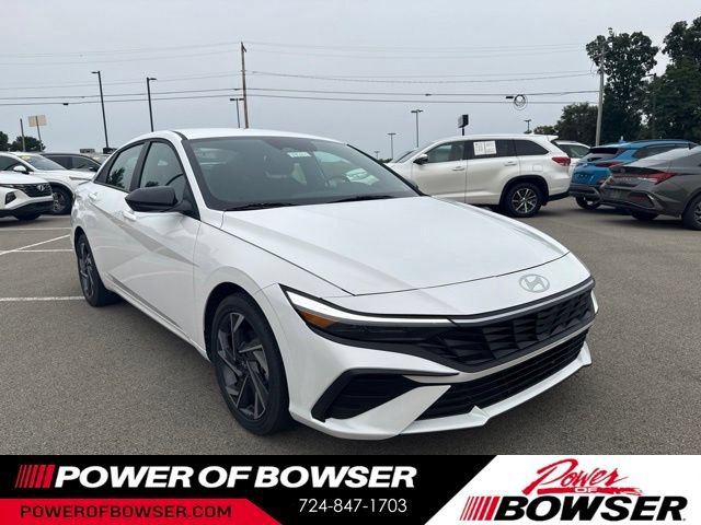 Used 2025 Hyundai Elantra SEL w/ Cargo Package FWD image 9