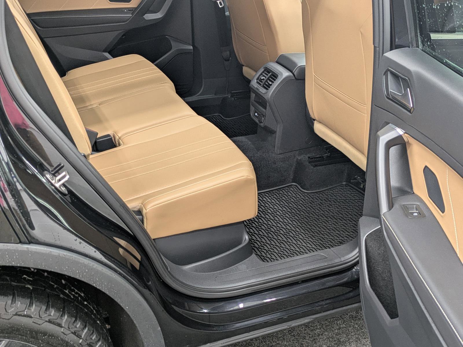 Used 2022 Volkswagen Tiguan SE image 23