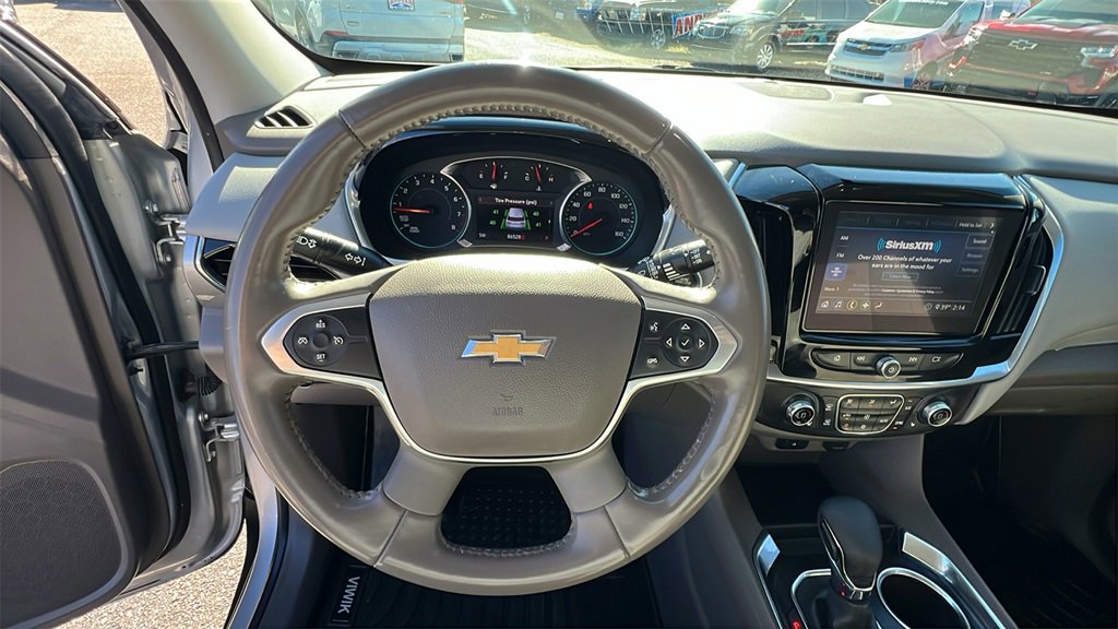 Used 2021 Chevrolet Traverse LT image 25
