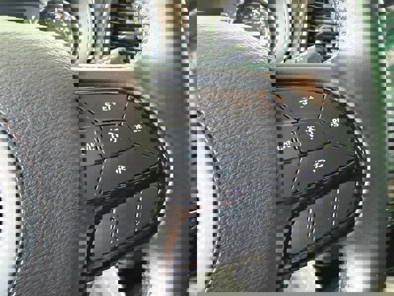 Used 2019 Jeep Cherokee Latitude Plus FWD image 22