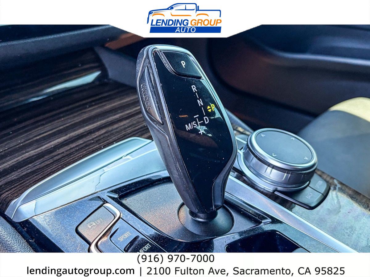 Used 2019 BMW 530i w/ Convenience Package RWD image 18