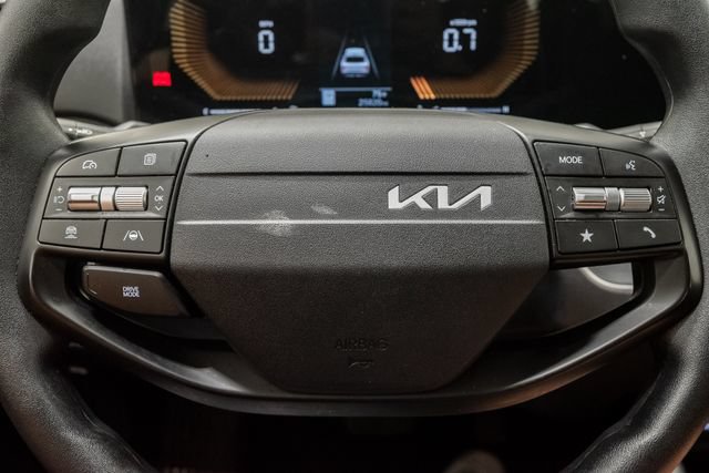 Used 2025 Kia K4 FWD image 12