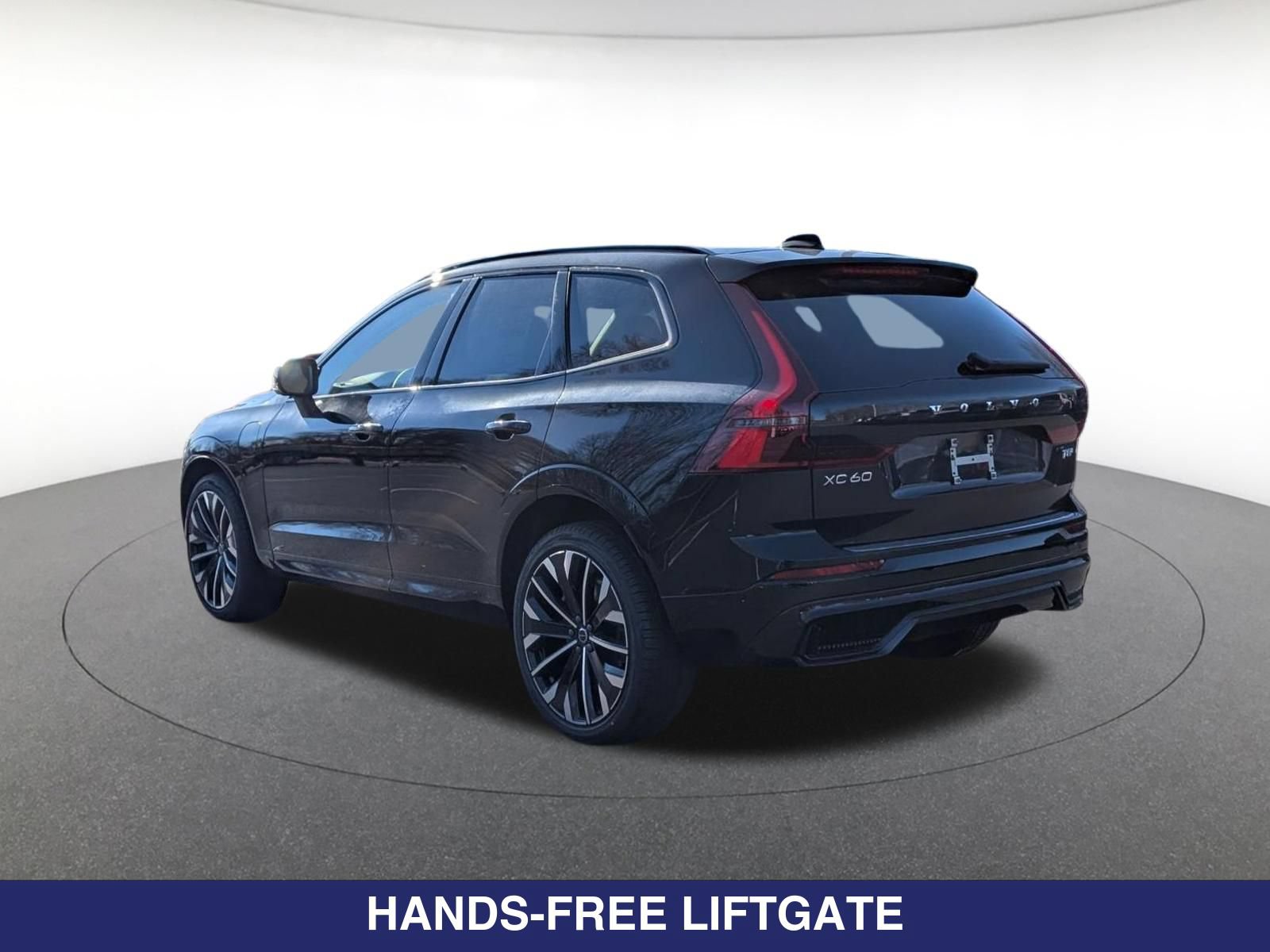 New 2026 Volvo XC60 T8 Ultra w/ Protection Package Premier AWD/4WD image 6