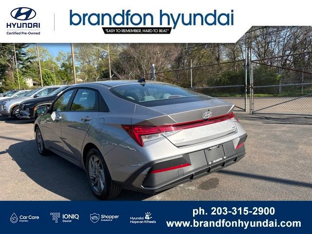 Certified 2026 Hyundai Elantra Hybrid FWD image 4