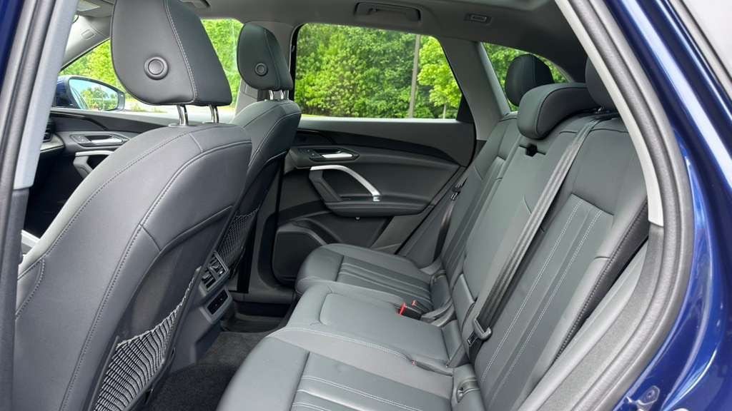 Used 2025 Audi Q5 Premium w/ Convenience Package AWD/4WD image 18