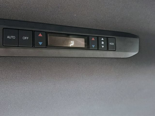 Used 2021 Toyota Sienna XLE FWD image 24