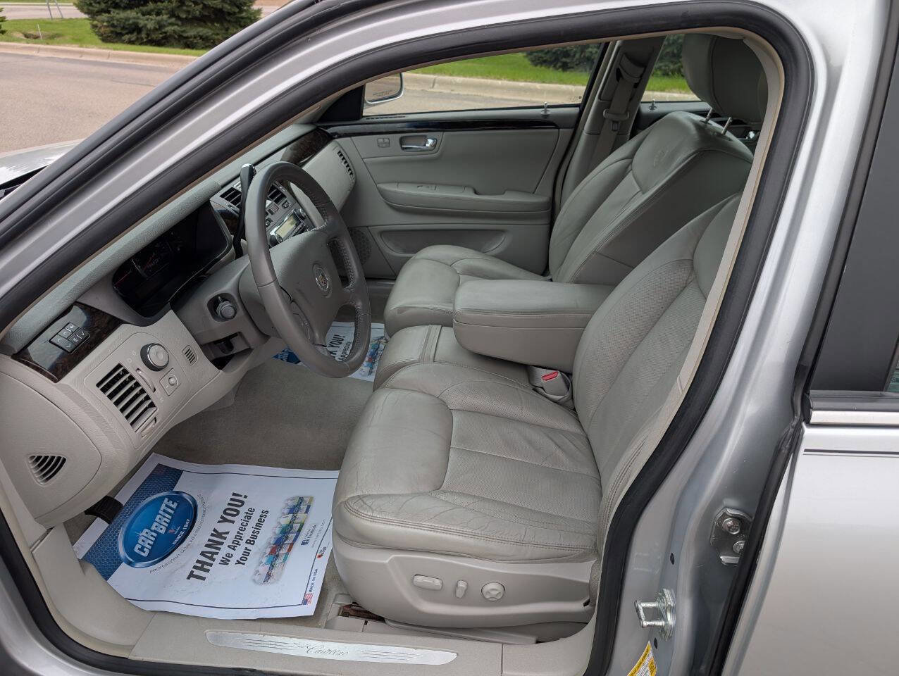 Used 2011 Cadillac DTS FWD image 14