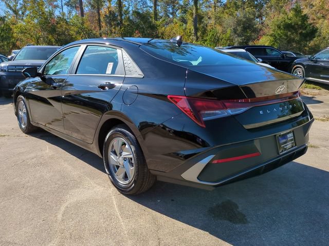 New 2026 Hyundai Elantra SE FWD image 6