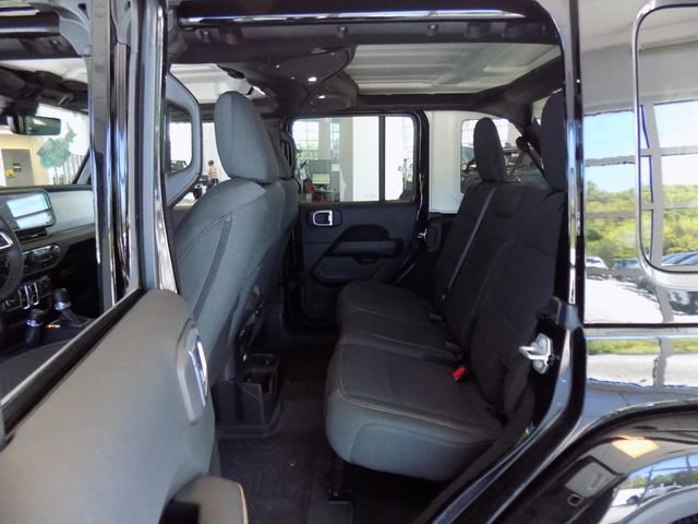 Certified 2024 Jeep Wrangler Unlimited Sahara w/ Technology Group AWD/4WD image 21