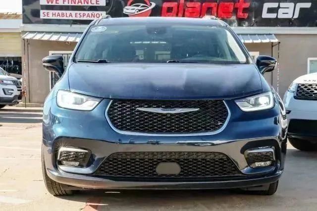 Used 2021 Chrysler Pacifica Touring-L image 5