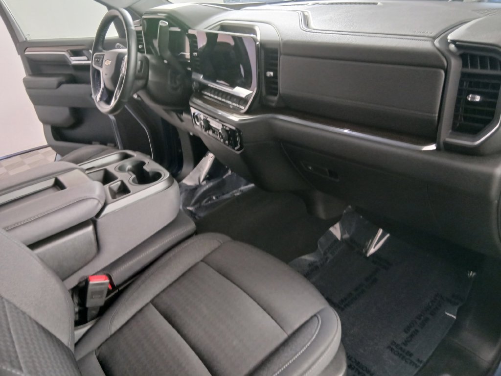 Certified 2024 Chevrolet Silverado 1500 LT AWD/4WD image 11