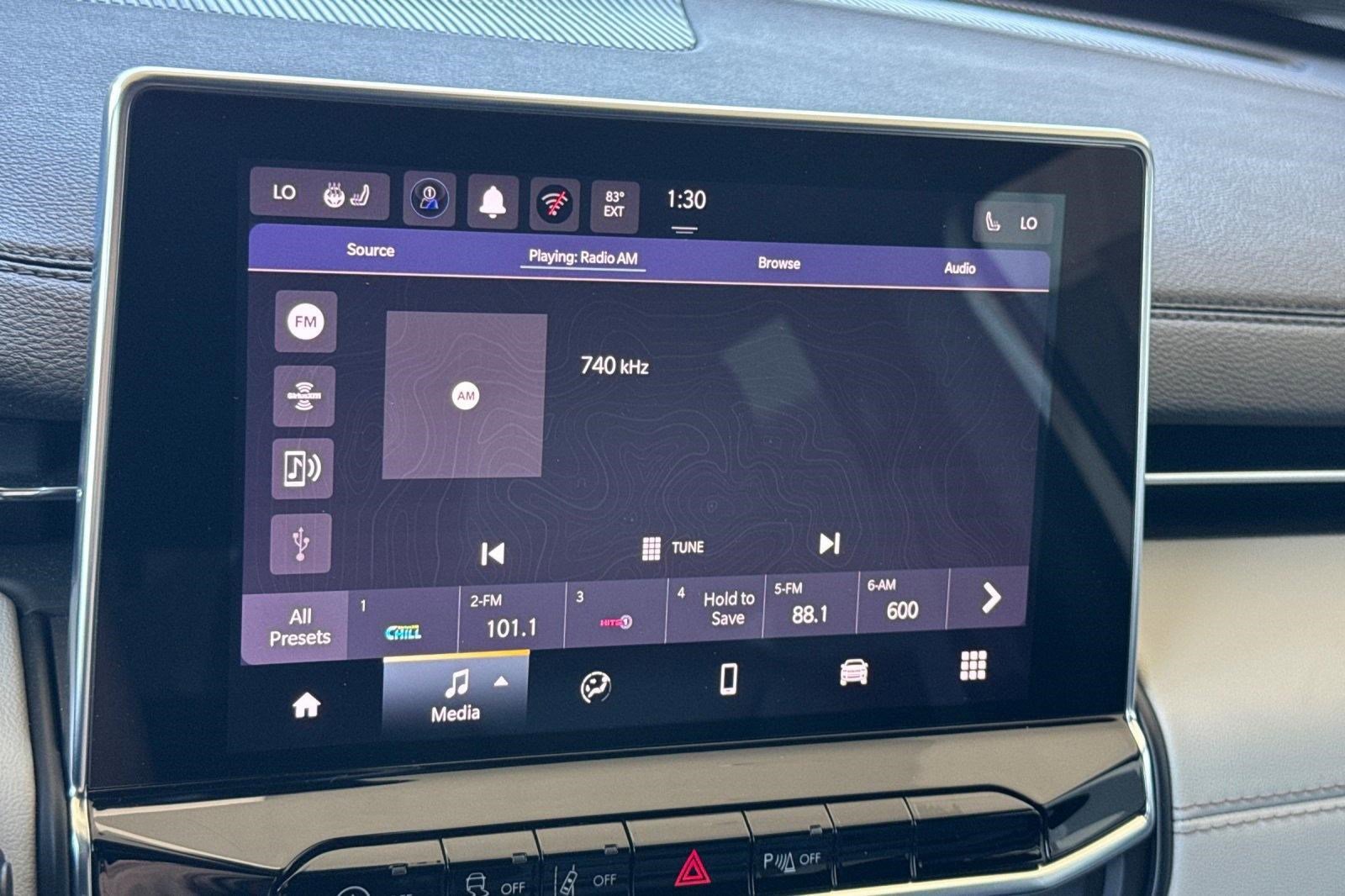 Used 2025 Jeep Compass Limited image 17