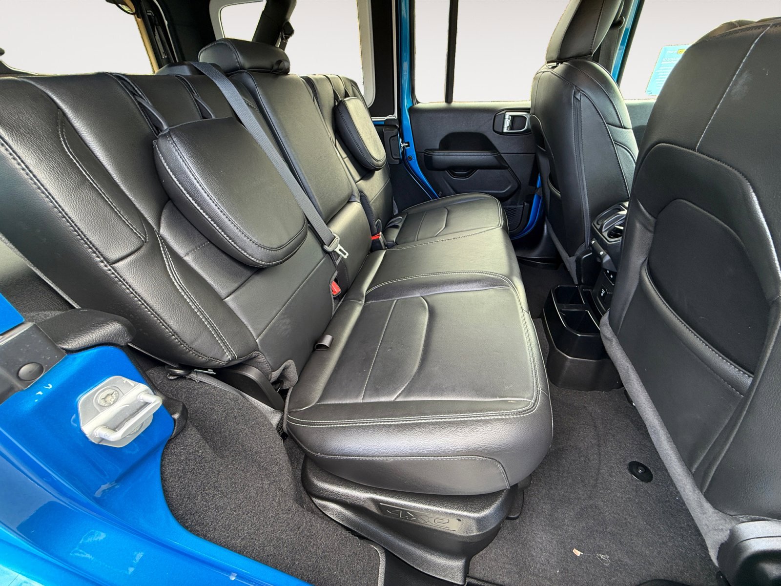 Used 2022 Jeep Wrangler Unlimited Sahara w/ Cold Weather Group image 18