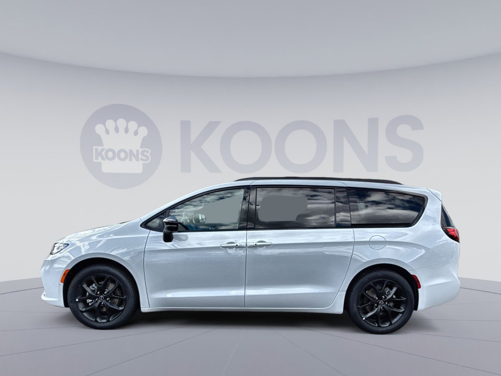 New 2026 Chrysler Pacifica Limited w/ S Appearance Package image 2