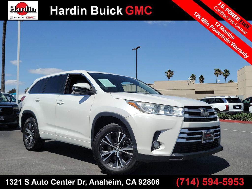 Used 2018 Toyota Highlander Plus w/ Carpet Mat Package (TMS)