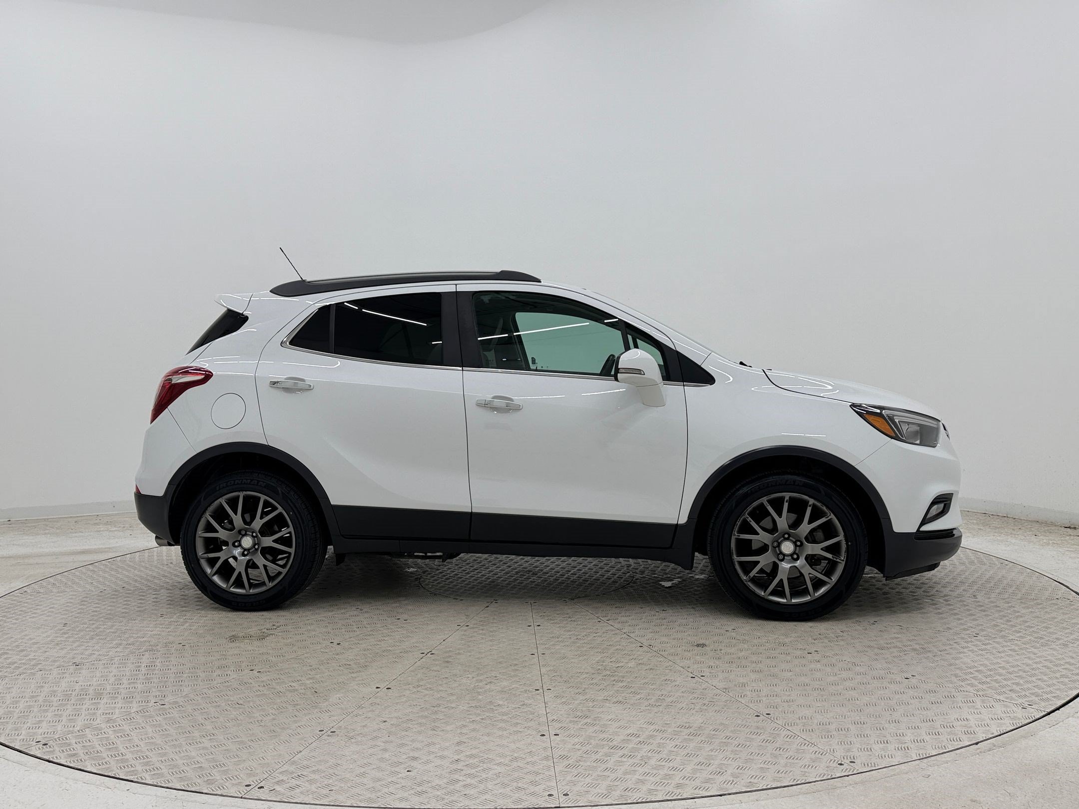 Used 2019 Buick Encore Sport Touring FWD image 8