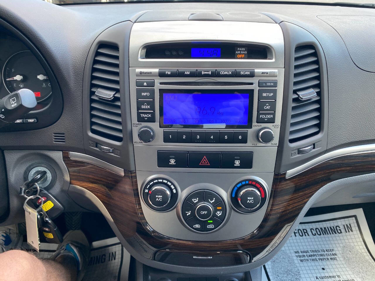 Used 2011 Hyundai Santa Fe GLS image 15