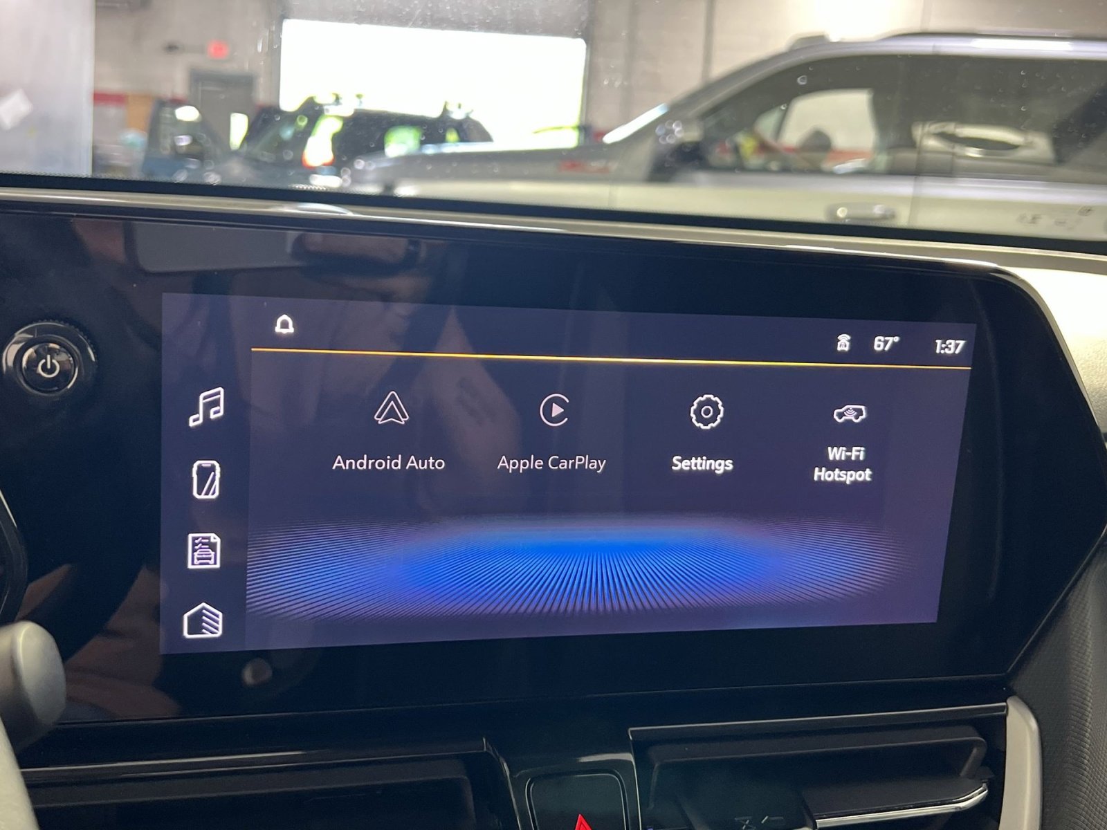 Used 2025 Chevrolet TrailBlazer LT AWD/4WD image 21