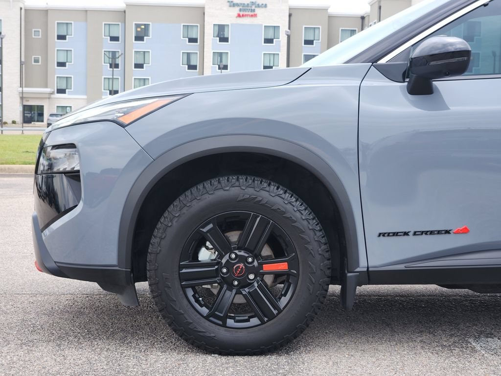 Used 2025 Nissan Rogue SV w/ Rock Creek Premium Package AWD/4WD image 6