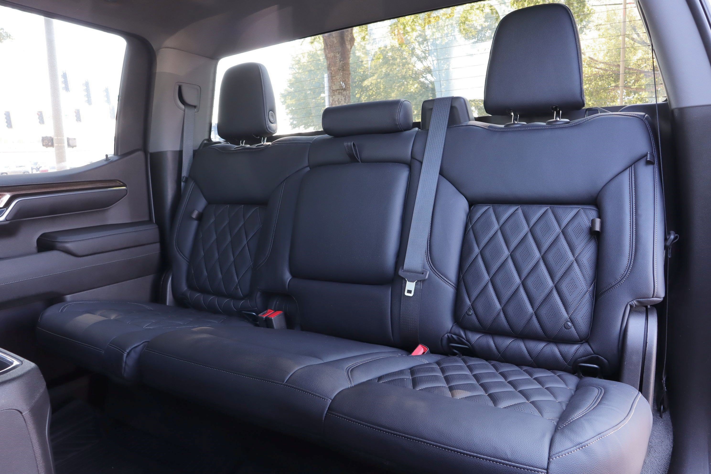 Used 2023 Chevrolet Silverado 1500 LT Trail Boss w/ Protection Package AWD/4WD image 9