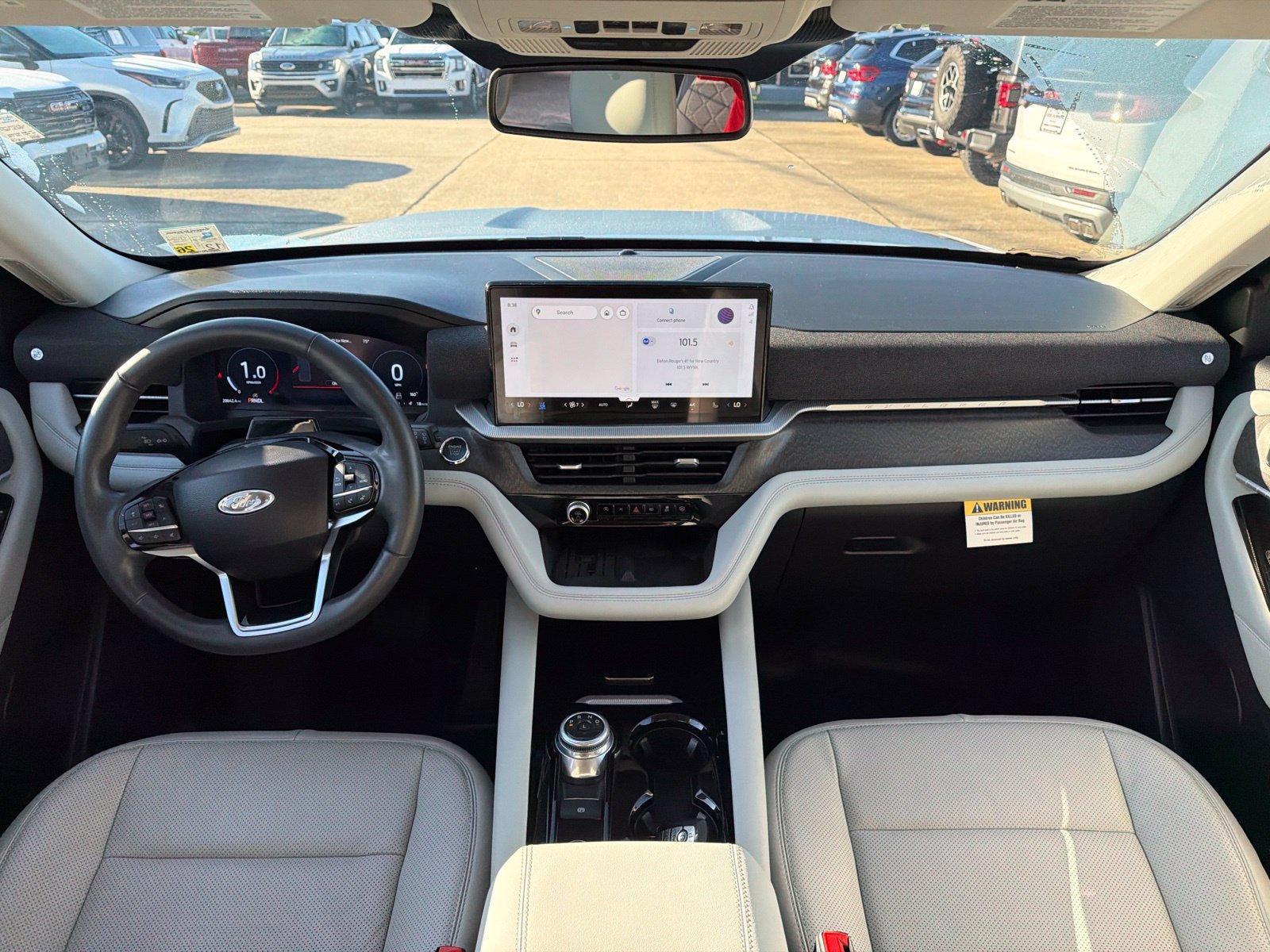 Used 2025 Ford Explorer Platinum w/ Ultimate Package AWD/4WD image 9
