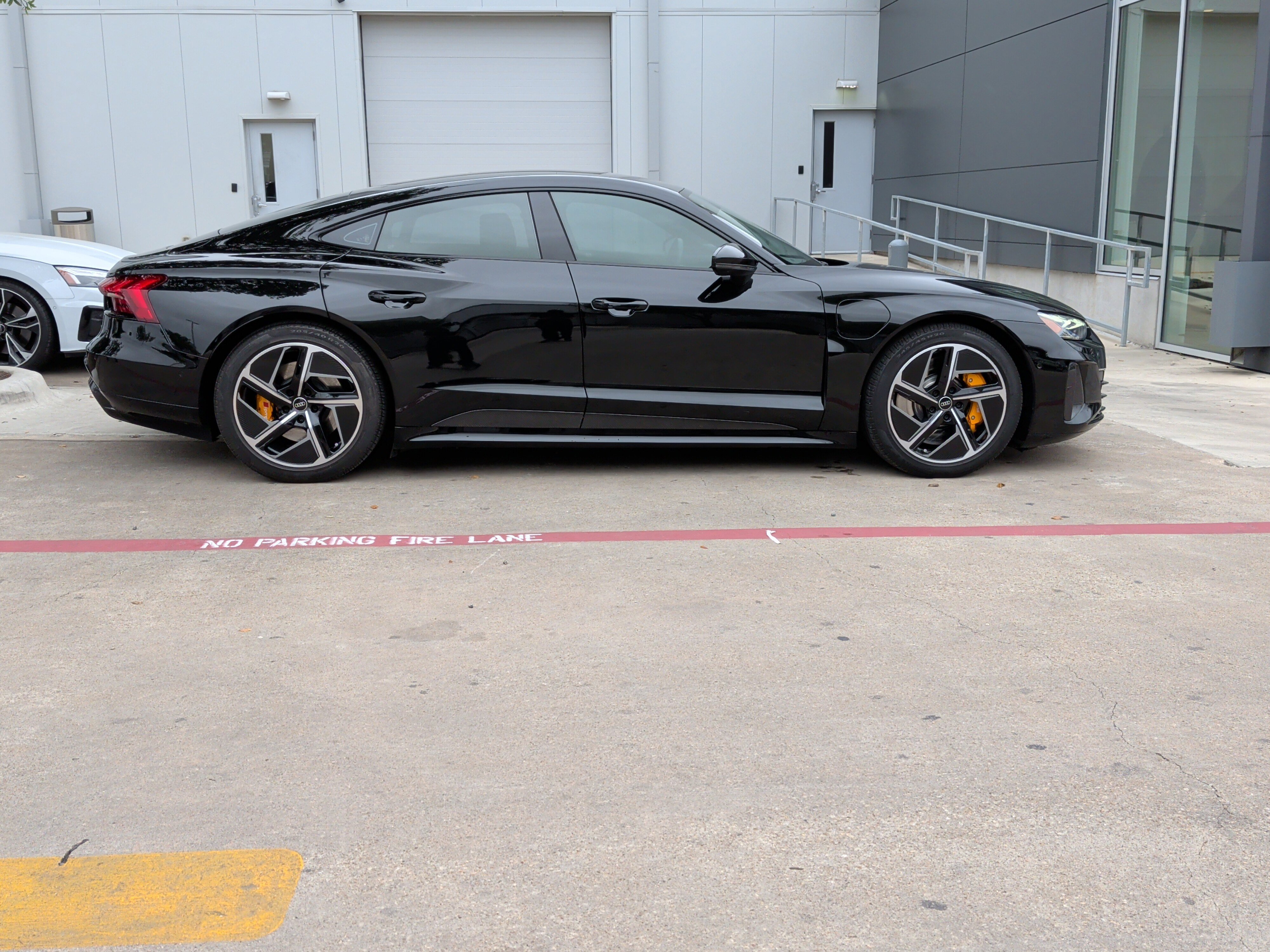 Certified 2023 Audi RS e-tron GT w/ Carbon Performance Package AWD/4WD image 11