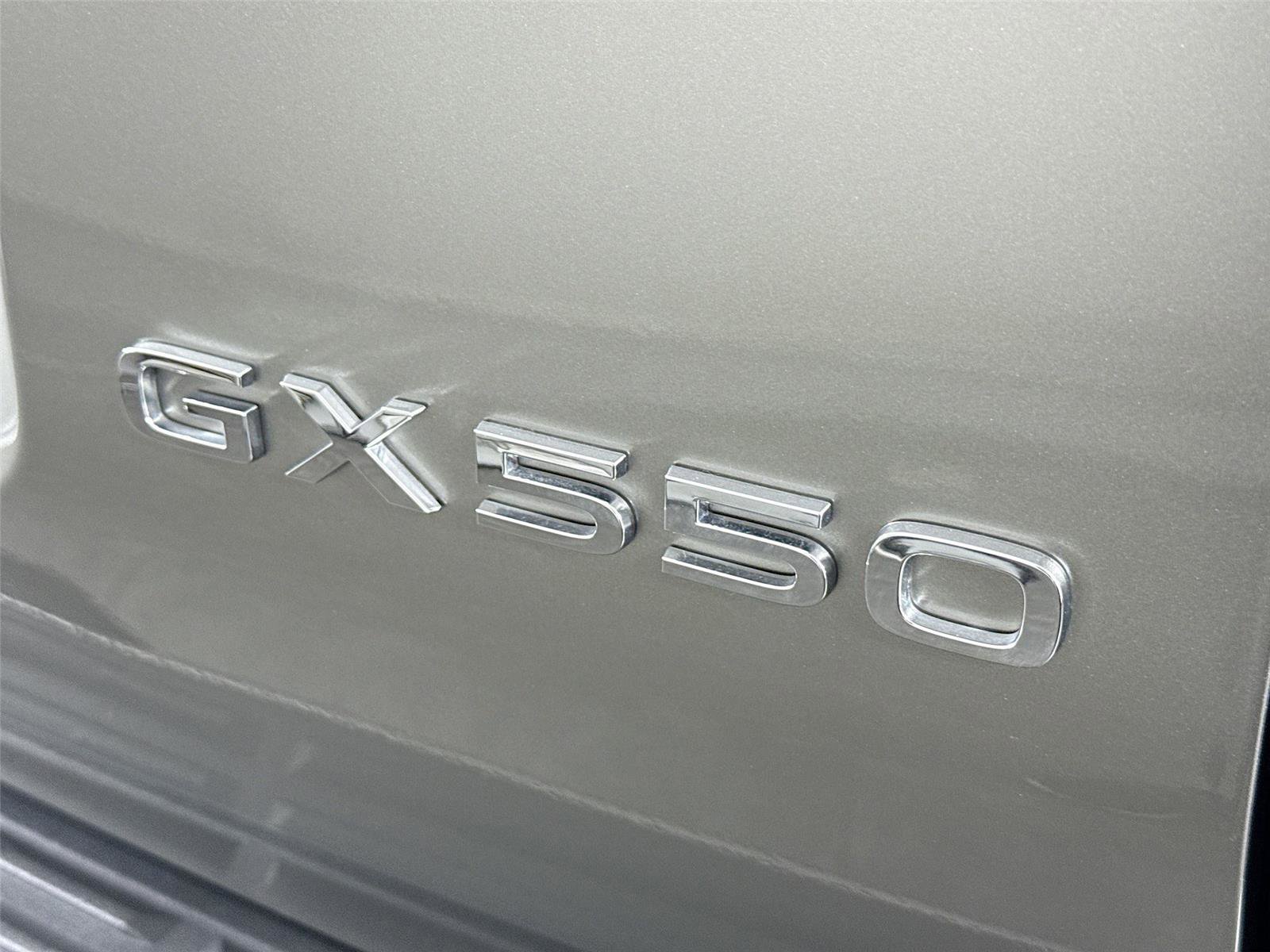 Used 2024 Lexus GX 550 image 11