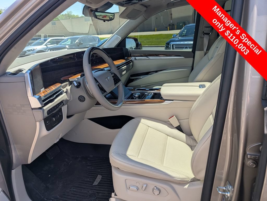 Used 2025 Cadillac Escalade Sport Platinum w/ LPO, Floor Liner Package AWD/4WD image 12