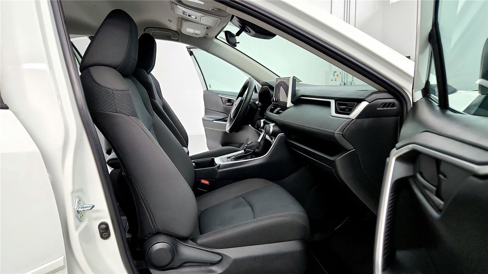 Certified 2023 Toyota RAV4 LE image 17