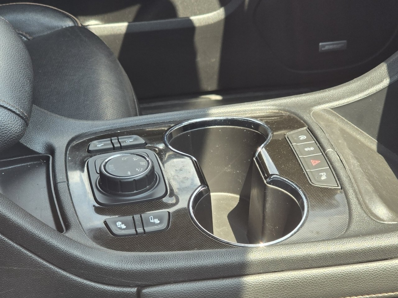 Used 2020 GMC Acadia SLT AWD/4WD image 17