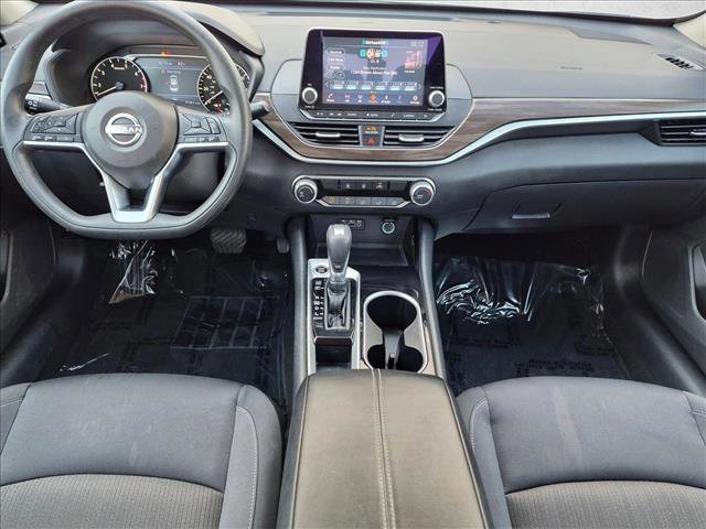 Used 2024 Nissan Altima 2.5 SV FWD image 17