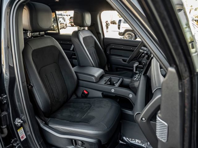 Used 2024 Land Rover Defender 110 Carpathian Edition image 29
