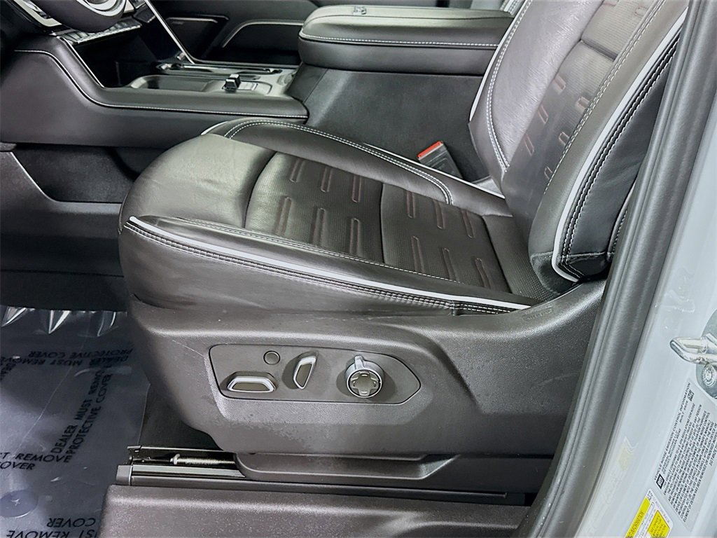 Used 2024 GMC Sierra 2500 AT4X image 26